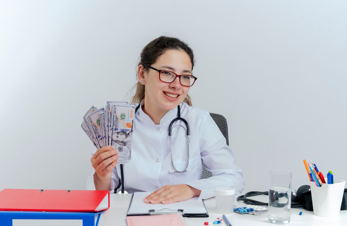 save money on virtual assistant