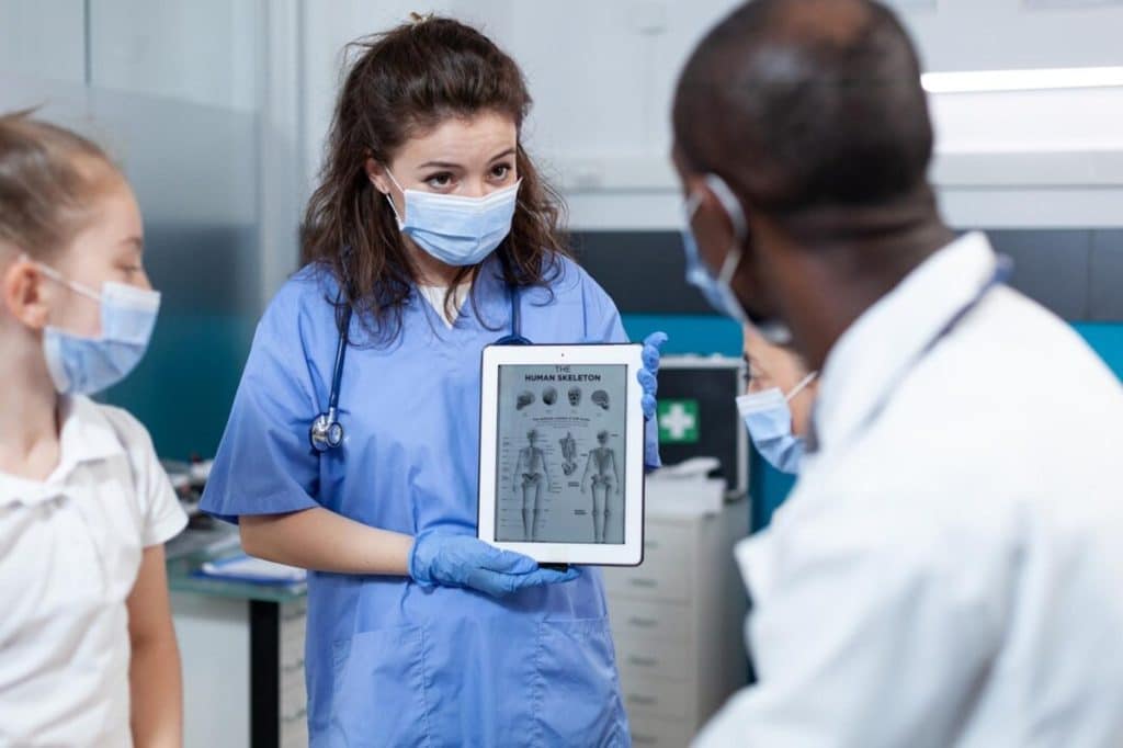 remote patient symptom tracking apps featured