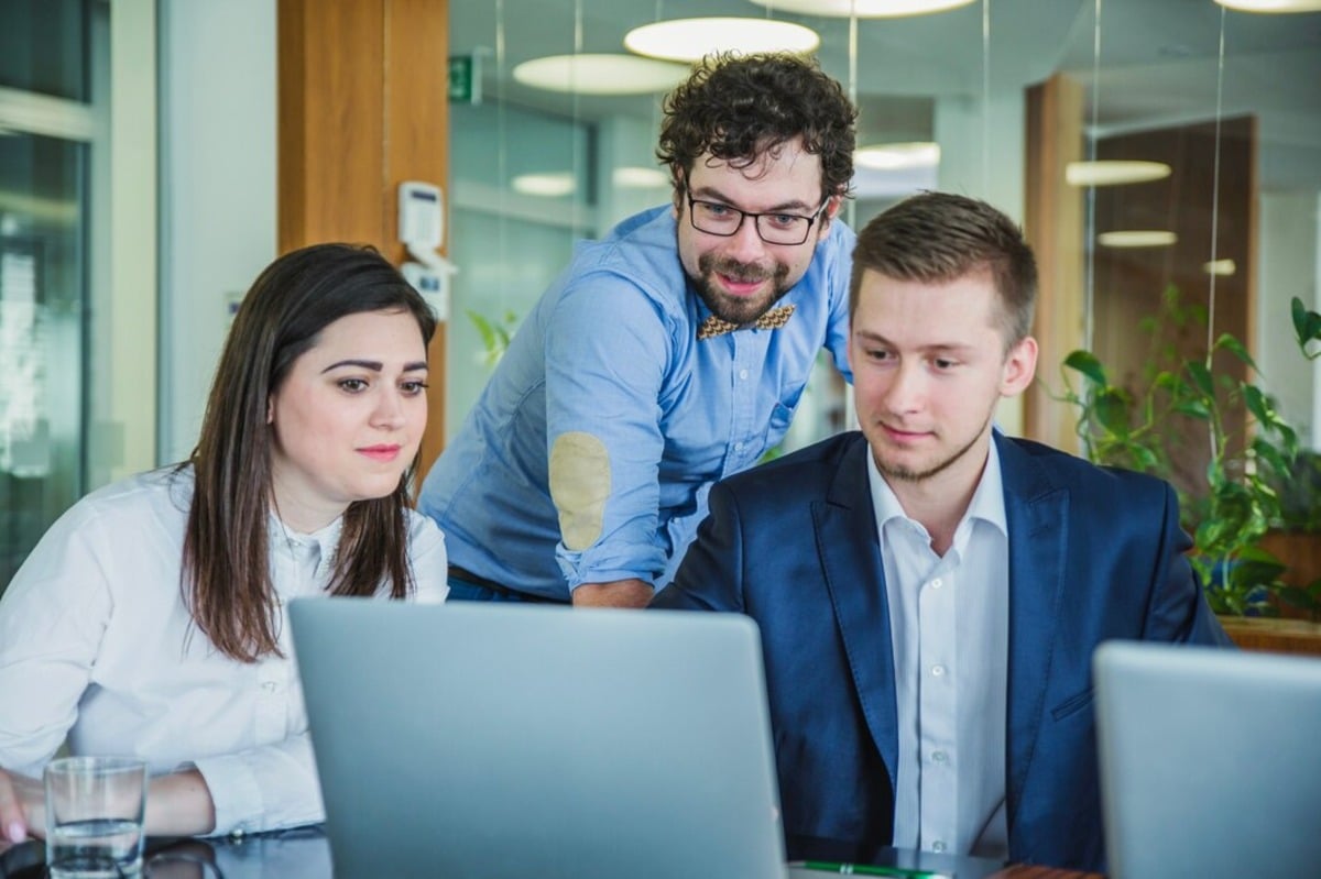 professional employer organization benefits management featured